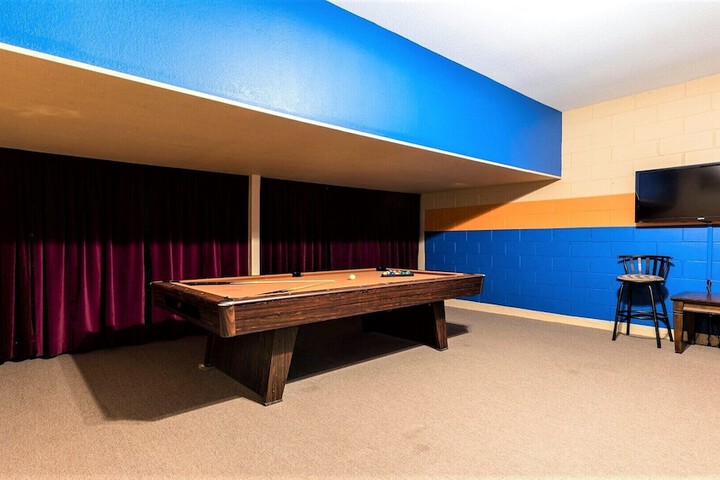 Room 335 of 710