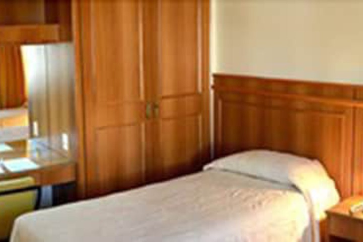 Room 9 of 29