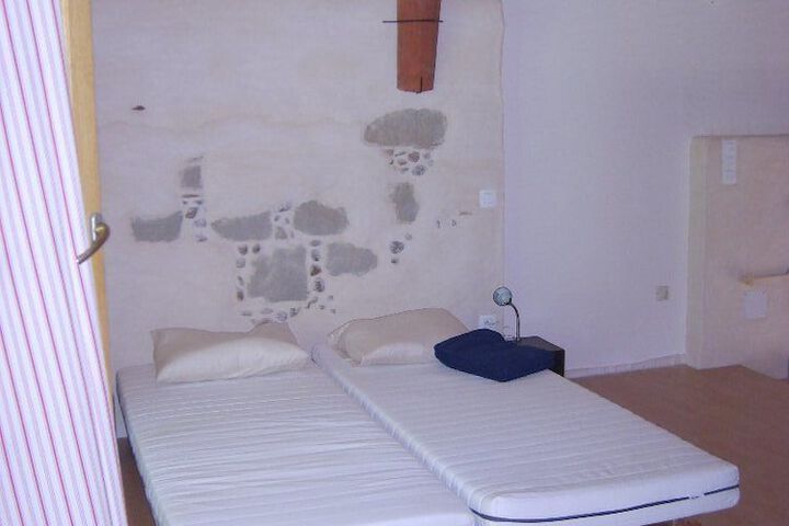 Room 4 of 5
