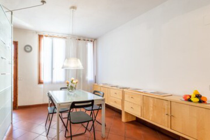 Room 7 of 26