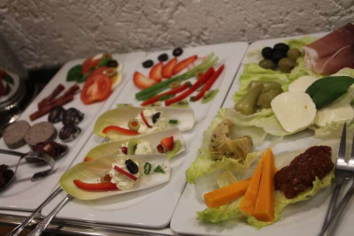 Dining 49 of 63