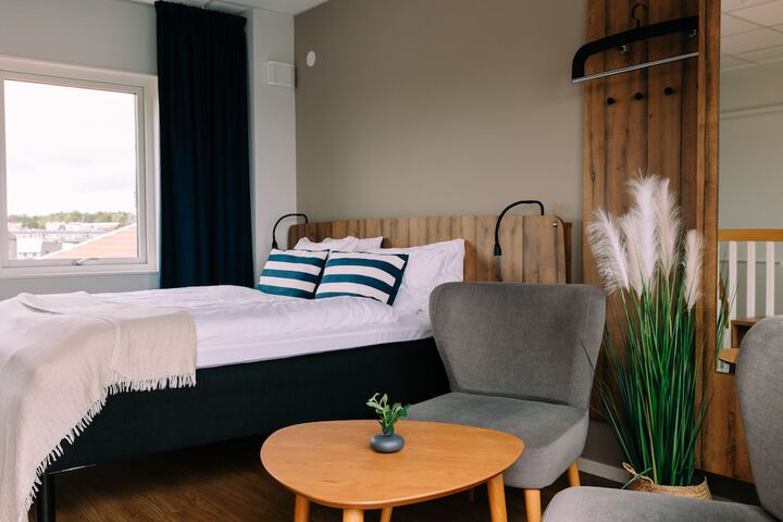 Room 4 of 14