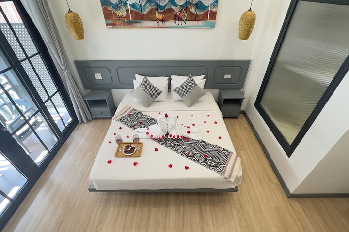 Room 9 of 26