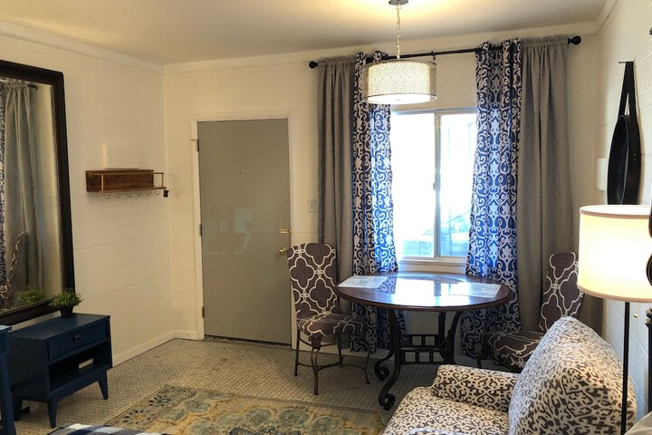 Classic Room 1 Queen Bed Refrigerator, Microwave (2 of 9)