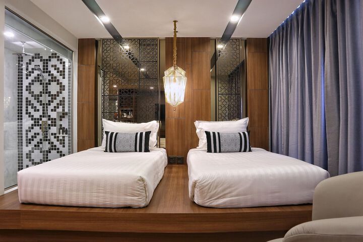 Room 9 of 72