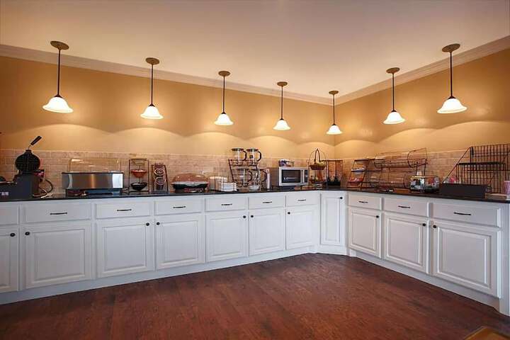 Breakfast area