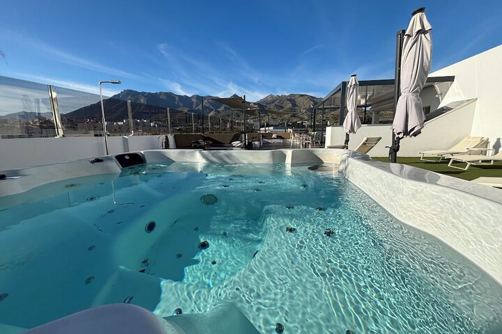 Hot Tub 38 of 68