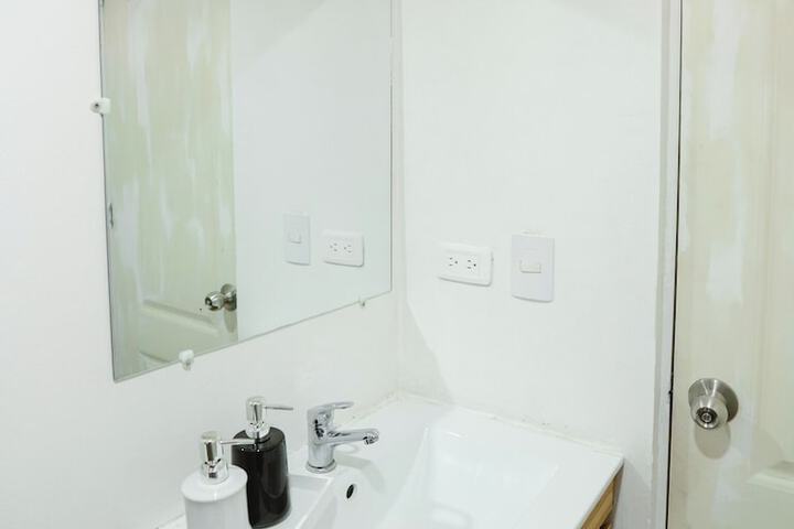 Room 50 of 93