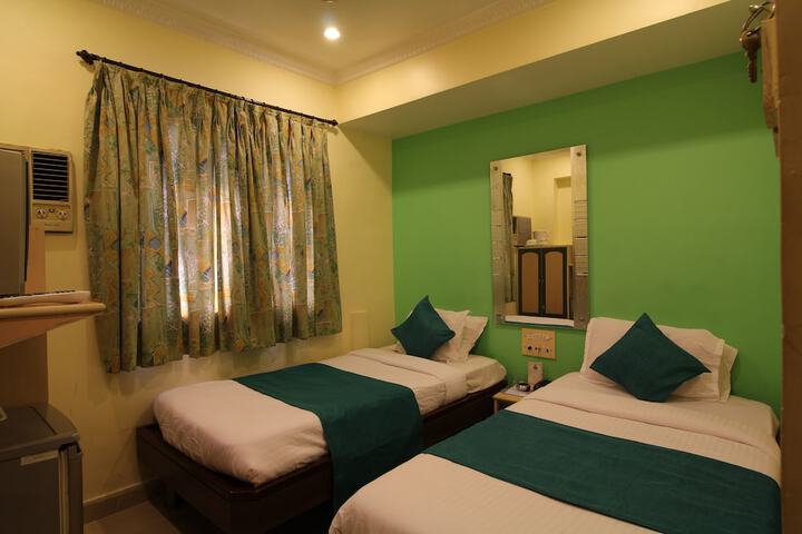 Room 4 of 24