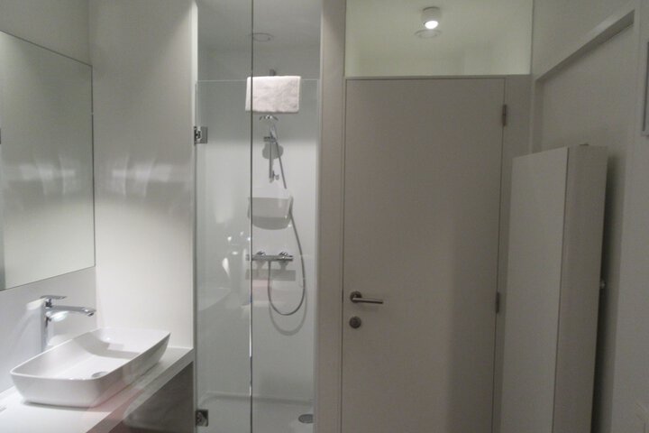 Room 11 of 18