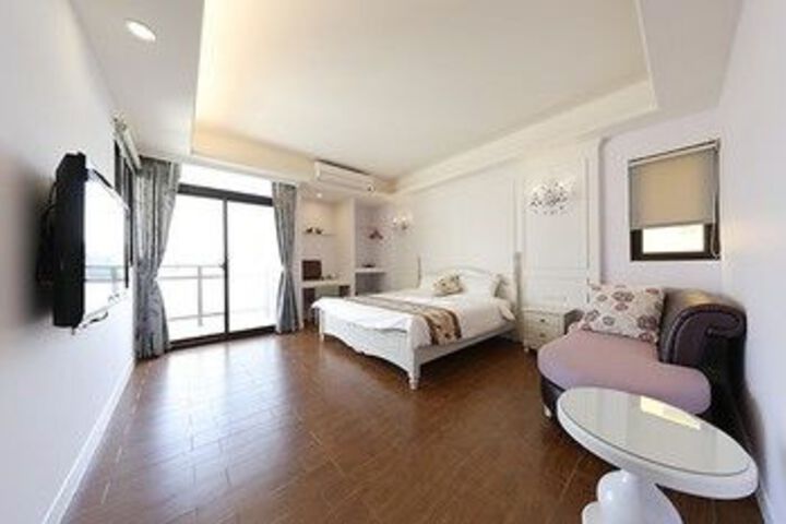 Room 12 of 26