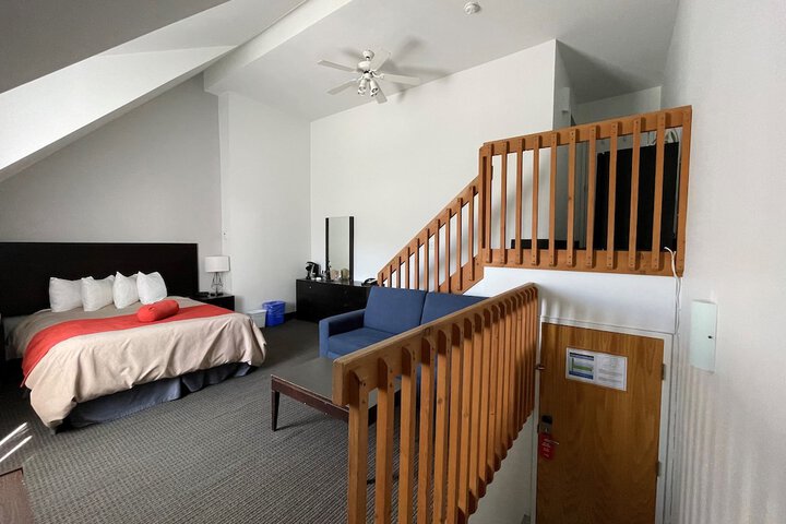 1 Queen Bed (13 of 18)