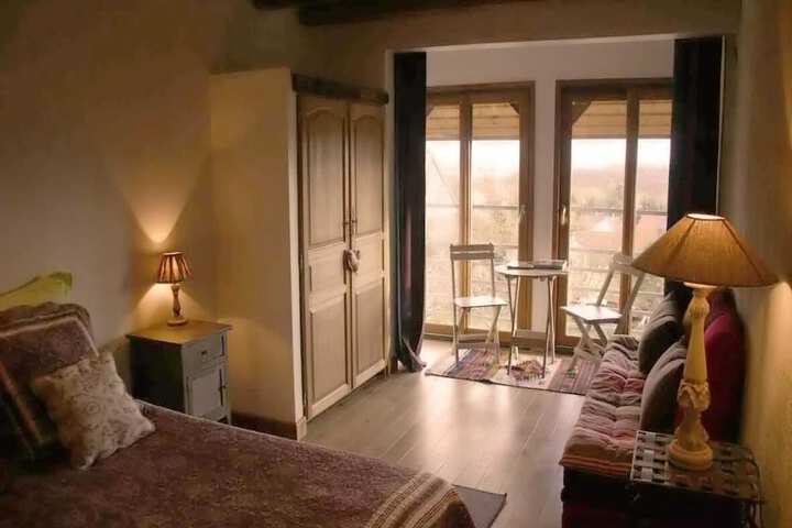 Room 10 of 31