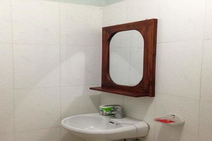 Room 70 of 78
