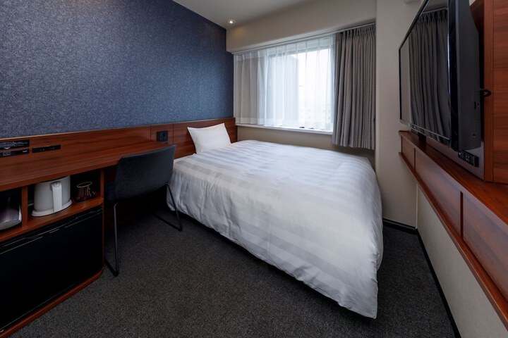 Room 13 of 31
