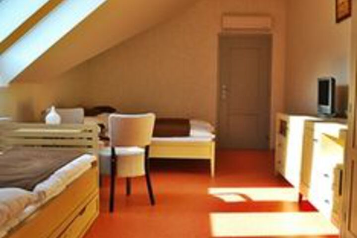 Room 28 of 32