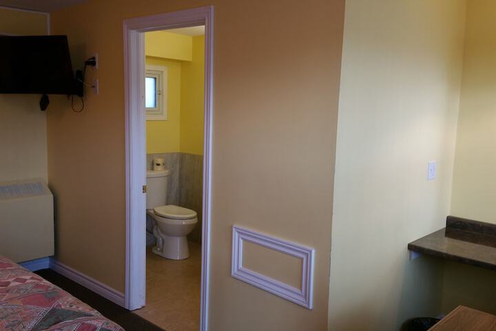 Room 21 of 43