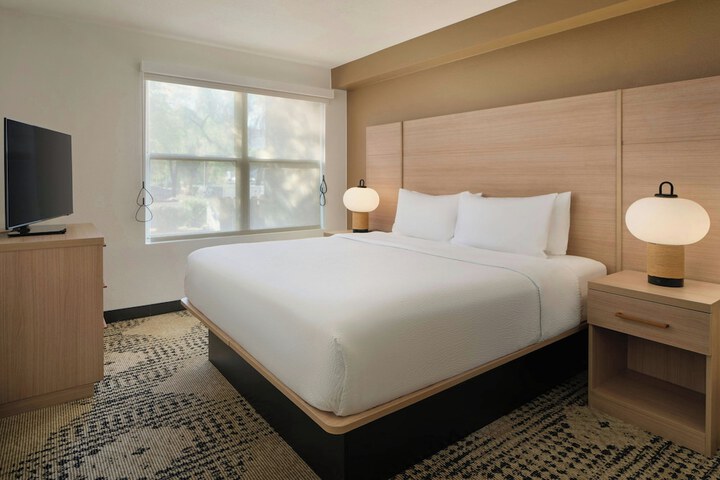 Room 15 of 46