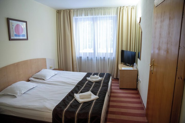 Room 16 of 45