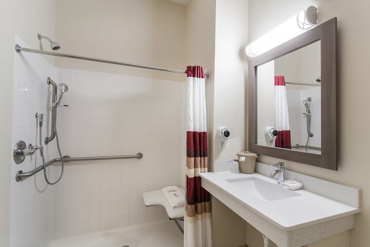 ADA Accessible Superior King (11 of 21)