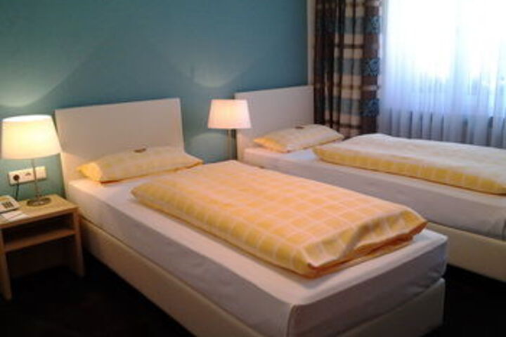 Room 11 of 12