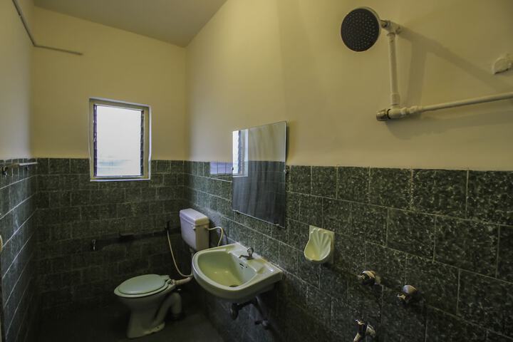 Room 10 of 11