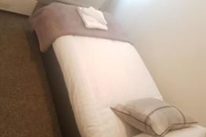 Room 5 of 10