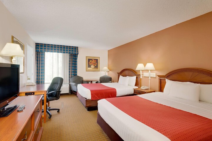 Room 9 of 27