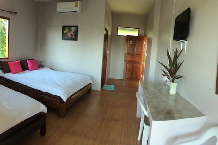 Room 5 of 62