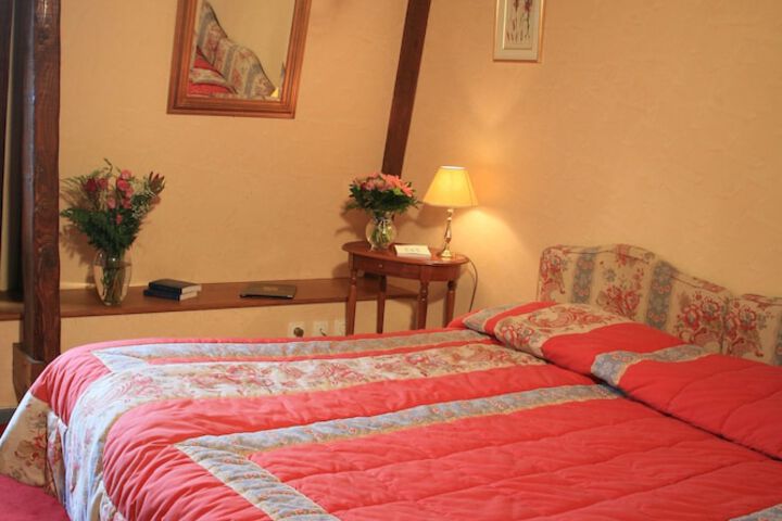 Room 4 of 6