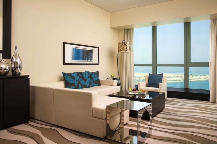 Room 32 of 168