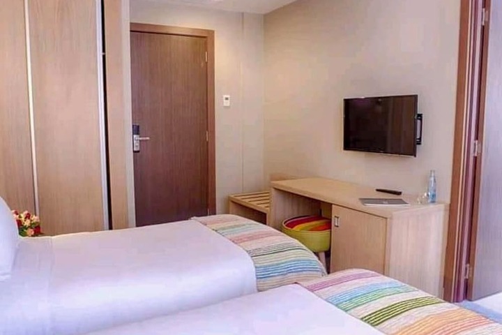 Room 7 of 37