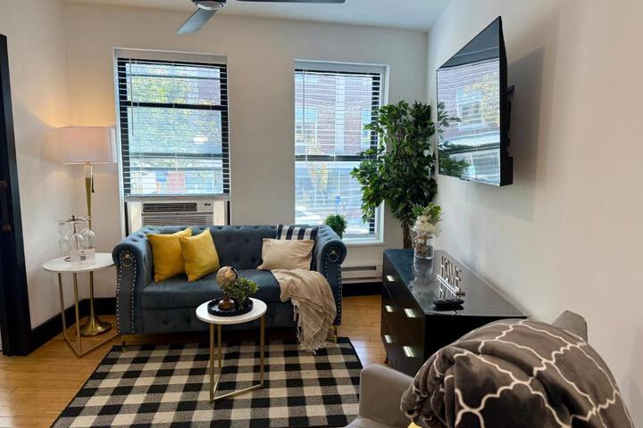 Boutique Studio Apartment on Grand Ave