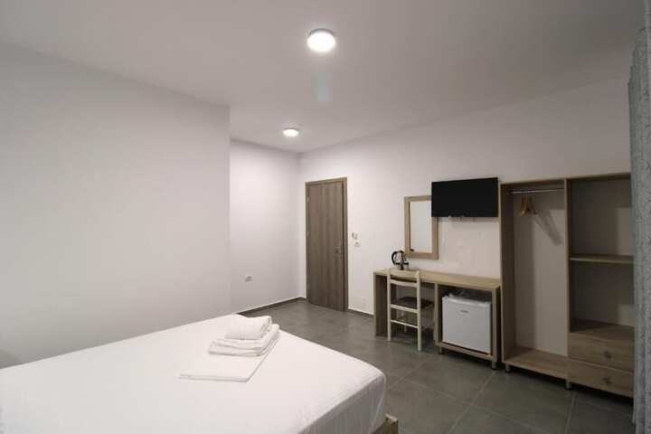 Room 13 of 86