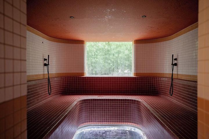 Steam room