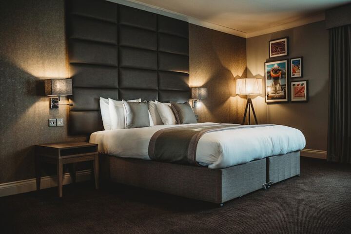 Room 15 of 82