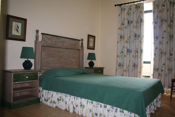 Room 5 of 32