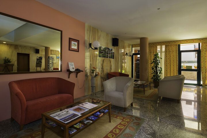 Hotel Interior 4 of 34