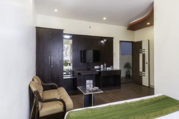 Room 9 of 22