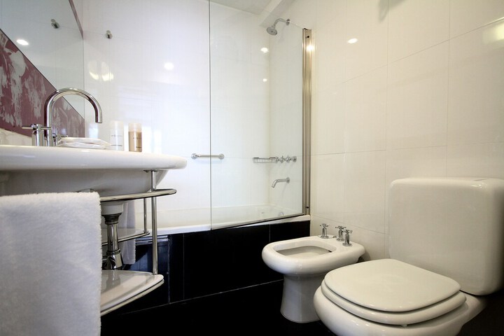 Room 20 of 28