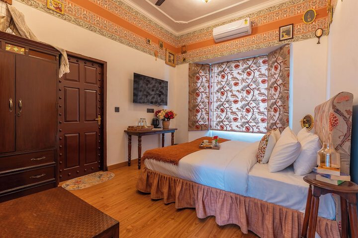 Room 57 of 148