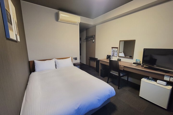 Room 8 of 26