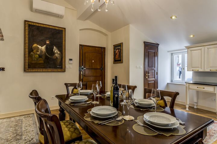 Dining 70 of 88