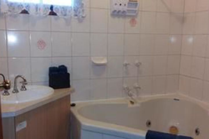 Room 2 of 16