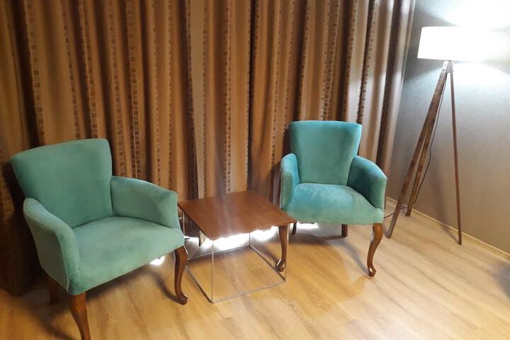 Room 12 of 87