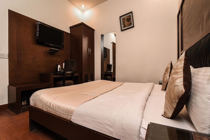 Room 8 of 22