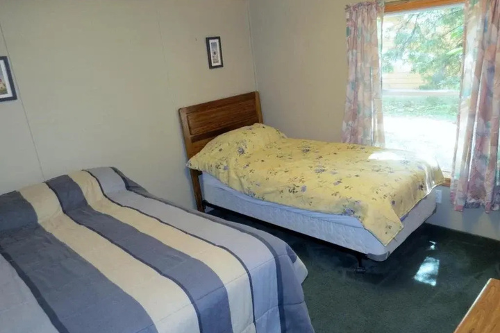 Room 4 of 13