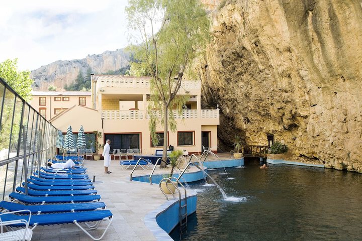 Hotel with Pool