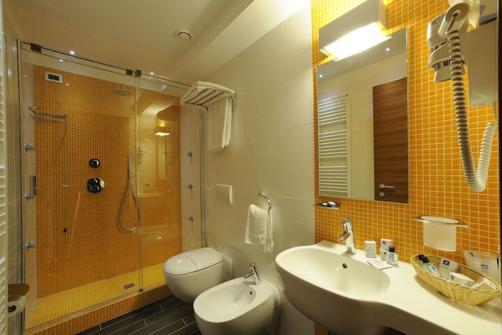 Room 46 of 75