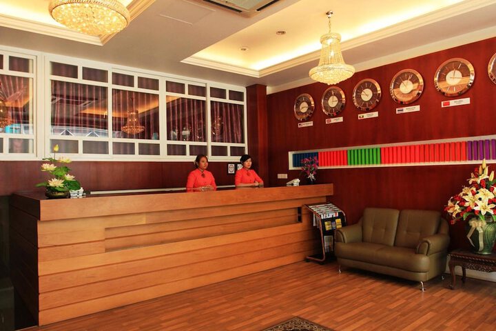 Hotel Lobby